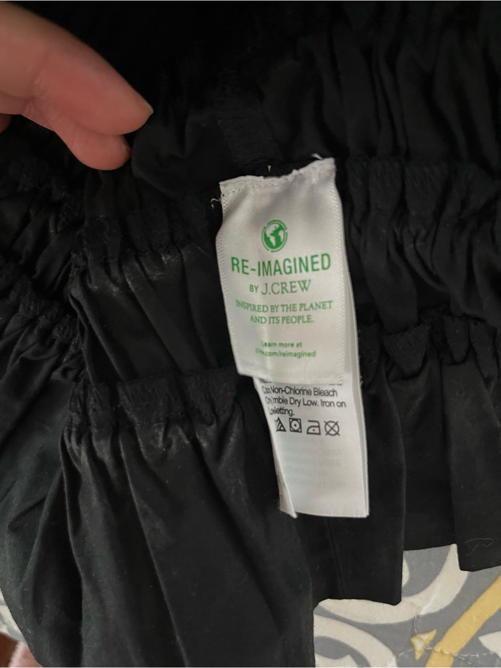 Black Ruched Button-Front Crop Top - Picture 2 of 3